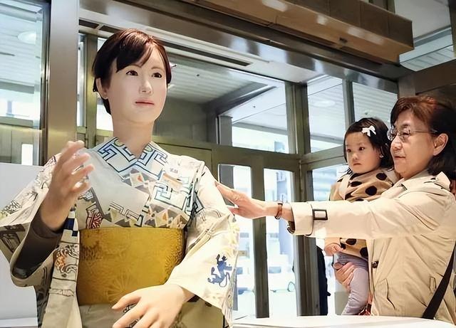 日本“妻子机器人”迅速售空，与人造子宫结合或淘汰女性？太离谱