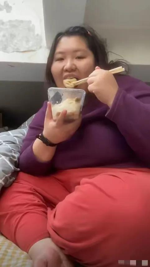 北京250斤女孩逆袭，2张床被睡塌，千斤减肥路，年入百万有啥秘诀