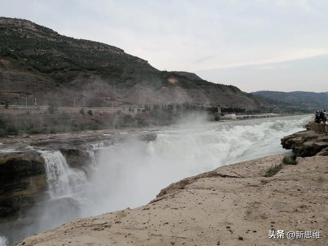 黄河壶口瀑布，在哪里看最合适？拍全景照恰到好处？
