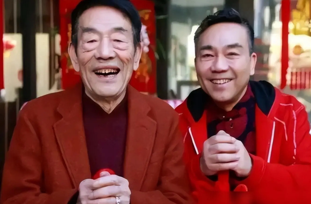 梁小龙被曝离世2天	，私生活被扒底朝天，原来他和杨少华处境一样