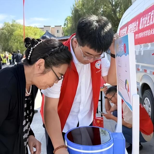全国科普月丨百嘎丽“觅秋蕴”科普大篷车“驶”入康巴什平安社区 开展互动科学课