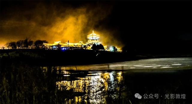 【敦煌第二场雪】月牙泉风雪交加景致极为震撼