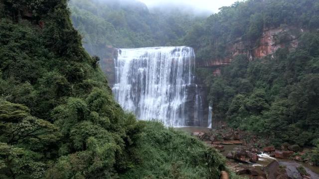 这个“名牌加身”的西南山城，正适合淡季来玩！