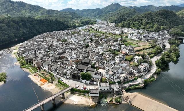 它凭什么成为无数人的“梦里老家”？