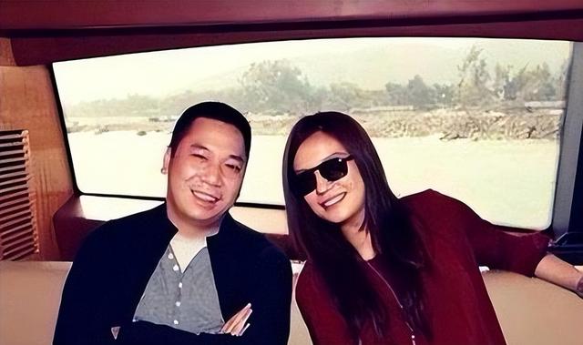 拔出萝卜带出泥！49岁赵薇近况再曝，事业婚姻双失败，丑闻太恶劣