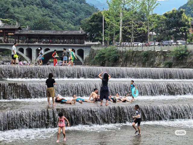 逃离38℃！成都周边12个清凉秘境，避暑耍水峡谷飞瀑！全部免费当天打来回！