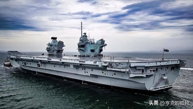 又让张召忠说中了？东拼西凑550亿建的2艘航母，如今彻底成为累赘