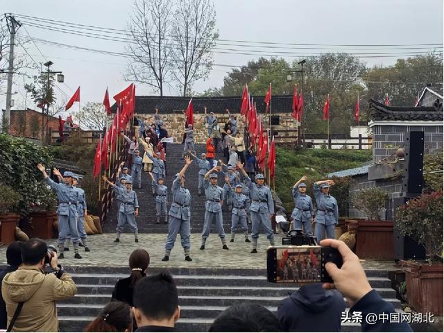 大别山上红旗飘 2025湖北红色旅游季暨第三届主题传播活动举行