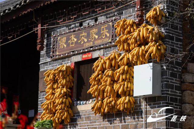 金叶映古驿!妥乐千年诗意,此刻正当赴