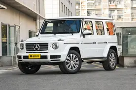 新车 | 售价142.48万元，2.0T四缸动力，2024款奔驰G 350到店实拍图片