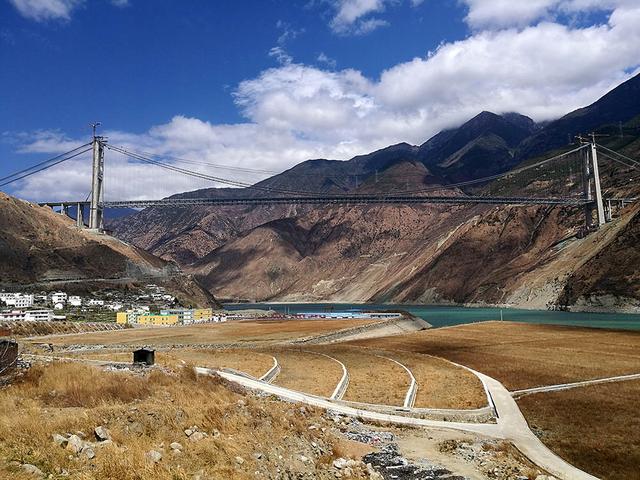 2024深秋四川行02峨眉山市-新都桥（天全服务区、折多山垭口）