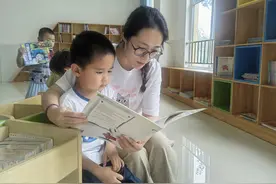 利津县盐窝镇中心幼儿园开展“亲子共阅，悦享家园”家庭教育宣传周活动图片