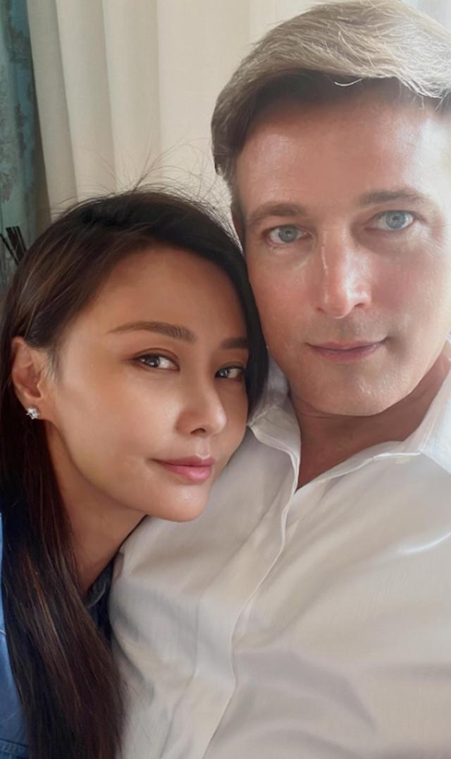 偶遇体育馆篮球赛，发现昔日娇气小公主变身运动健将，背后教育