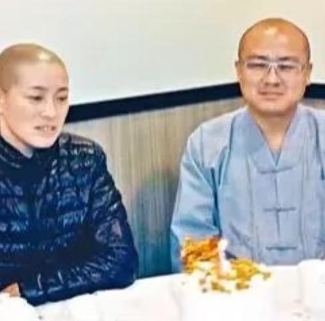 风流尼姑释智定：白天念经晚上夜店，东窗事发时，屋里还藏着假发