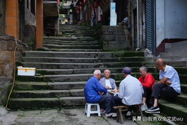 老年朋友们请大胆去做自己喜欢的事，余生很贵别再“将就”