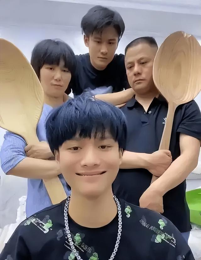 央视怒批，坑蒙老百姓！国务院点名封杀，这几位知名网红彻底凉凉