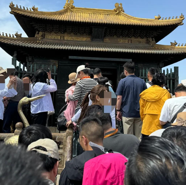 越扒越有！少林寺刚被调查，武当山也上了热搜，一个贪钱一个明抢