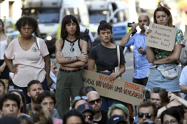 特朗普打响第一枪，美军不宣而战，没想到第一个站出来的人却是他