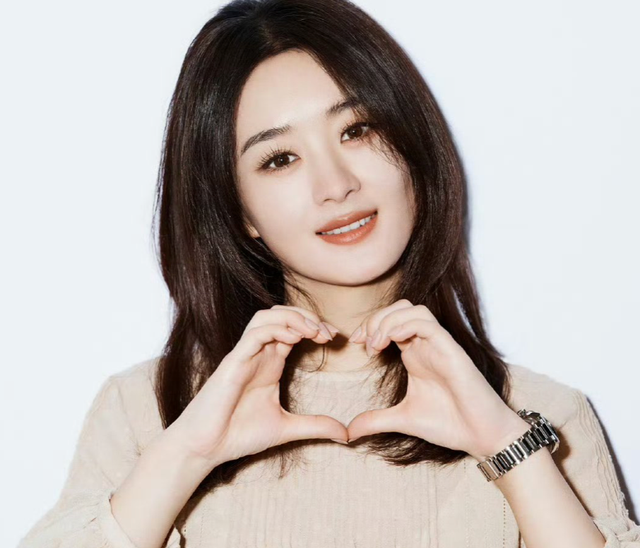 和景甜闪婚传闻仅2个月，冯绍峰再次官宣喜讯，赵丽颖也高攀不起