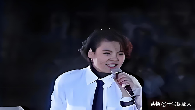 春晚爆红后，她洗完澡从23楼纵身一跃，临终时最后喊了声“妈妈”