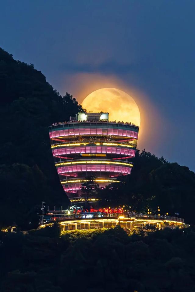 重庆又上新打卡点！高低得安排上→