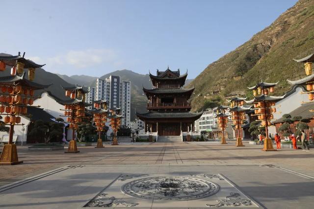 何必去远方？此间有万象！