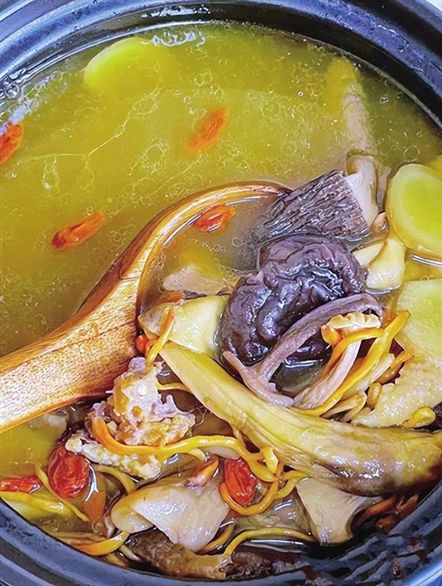 山鸡炖花胶 2024年山鸡炖花胶