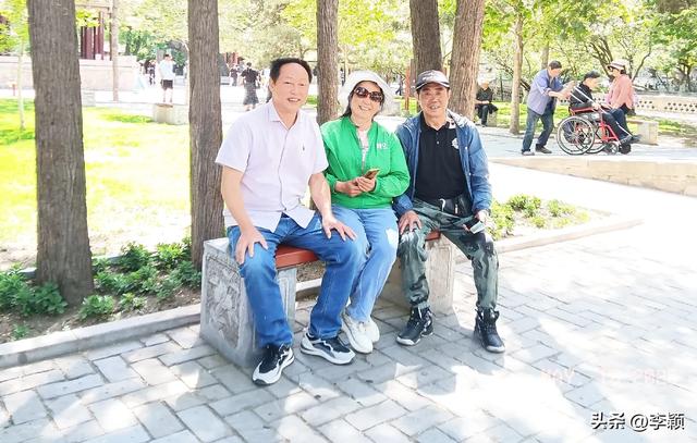 退休夫妻骑摩托游中国：平江老两口的"飞驰人生"