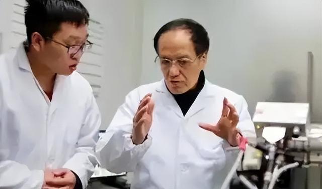 美俄都没攻克的难题，被中国一老头突破，奖励1000万他全捐了