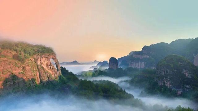 鹰潭 “双节” 福利轰炸！19条文旅优惠政策出炉，承包你的8天快乐！「全球学子嘉游赣 奇绝鹰潭逍遥游」