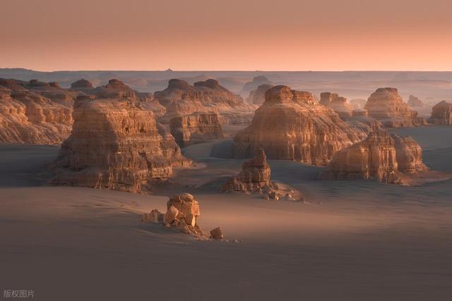 别拿生命开玩笑，中国四大无人区到底有多吓人？可能进去就出不来