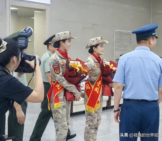 女兵领队王媛私生活照曝光后，才知她牺牲有多大，老公直言很骄傲