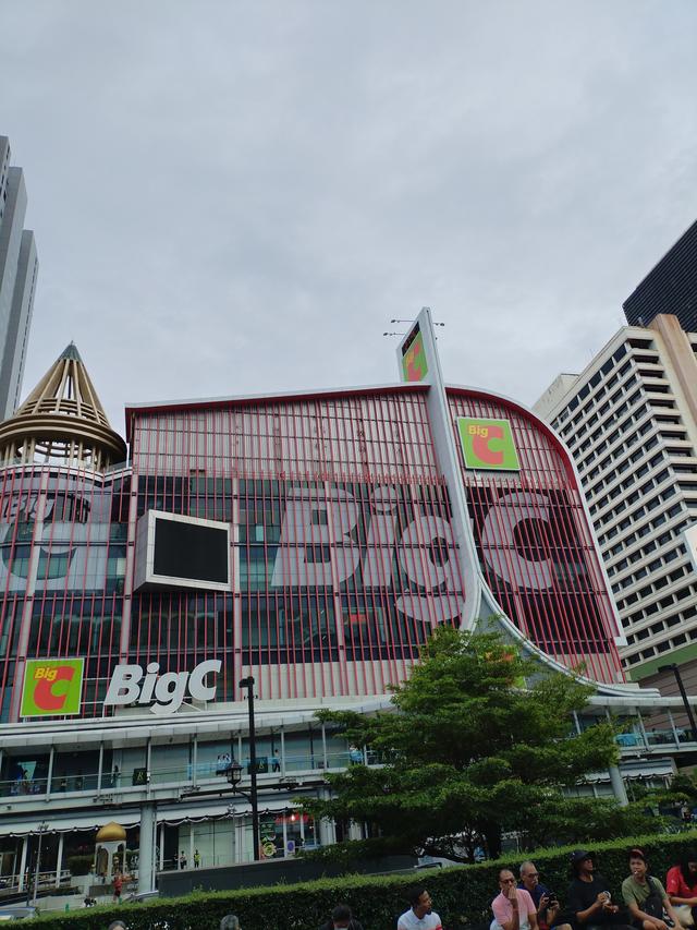 曼谷的圣诞，是热带季风裹着童话