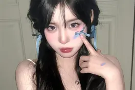 一觉醒来，肚子里莫名其妙多了一个孩子，孩子父亲还是京圈佛子。图片