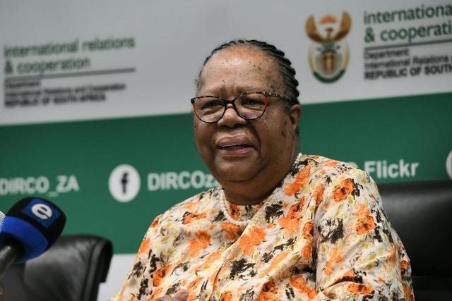 全世界都被普京耍了！打击乌克兰只是个幌子，真正目标已布局4年