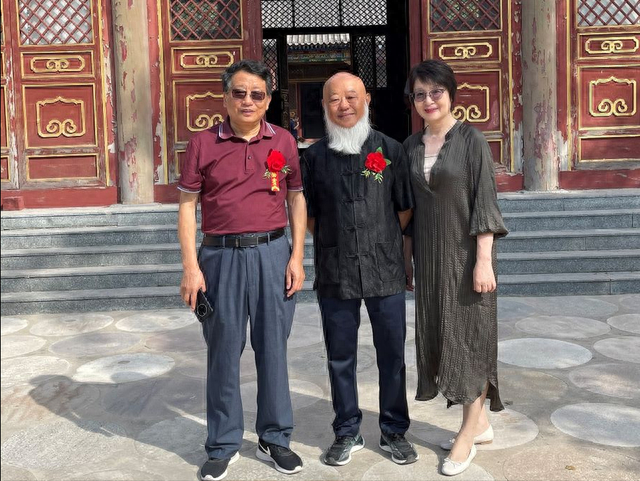 惠风滋润枝头秀 硕果金秋格外红--现代书画网携手书画名家扎根乡村