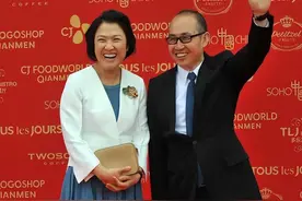 善恶终有报：疫情时对中国一毛不拔，却大方捐美国6亿，如今咋样图片