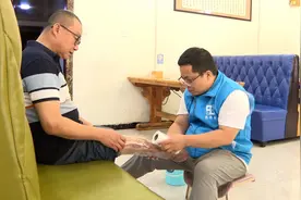 “民呼我为” 助“足”出行——公主岭市开展残疾人假肢适配活动图片