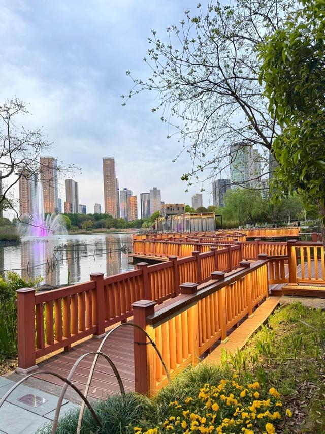 刚从宁波回来，毫不客气的说，宁波就是全国郊区城建天花板！