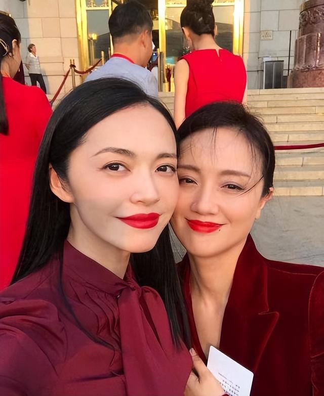 离春节不到2月，52岁辛柏青高调传出喜讯	，朱媛媛终于可以放心了