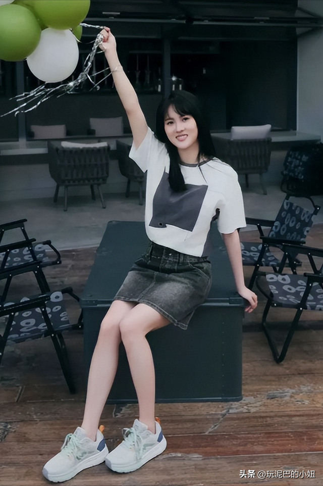 关系藏不住了！奥运冠军陈若琳放着霍启山不选 ，原来她喜欢这样的