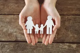 女孩第一次见男方家长，对方父母若有这5个举动，放心嫁！图片