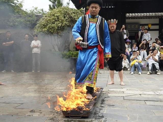 网络中国节·中秋 | 来汉中这个古镇，亲手做团圆月饼，共放孔明灯寄相思