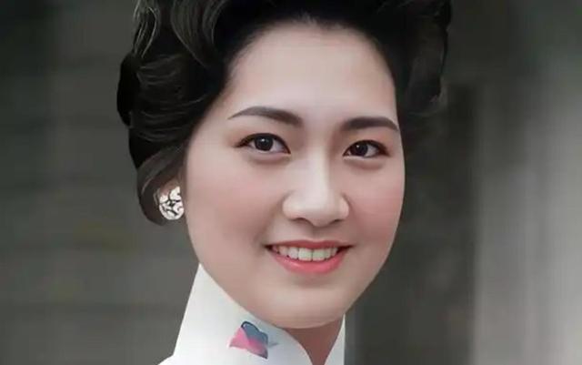 国民党主席妻子有多美？年仅19便在选美中夺魁，明艳动人气质出众