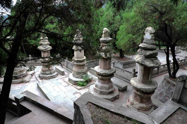 卦山天宁寺塔林——交城