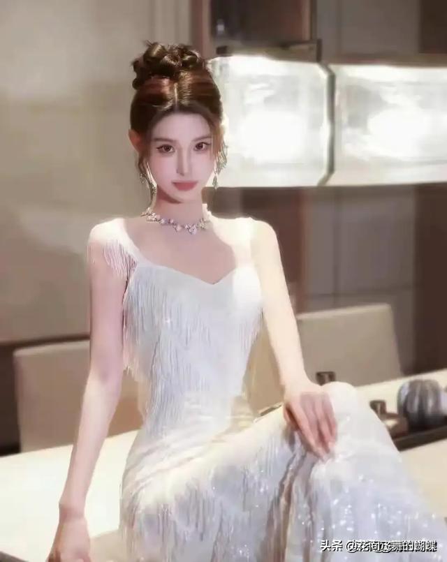 厦门一超模，177cm身高 50公斤体重	，瘦而有料，造型惊艳所有人