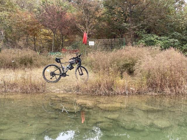 骑游探访滁州小蓝湖“蓝眼睛”白米山矿坑