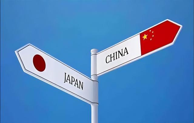 日本官员已经抵达北京，全程一言不发，有1个细节已经说明了问题