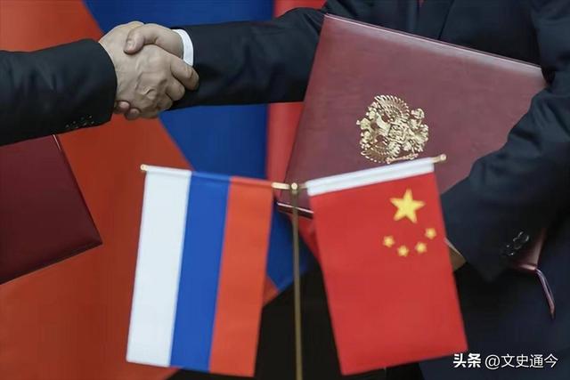 普京专机离开北京后，刚飞出中俄国境线，马上降落在了海参崴