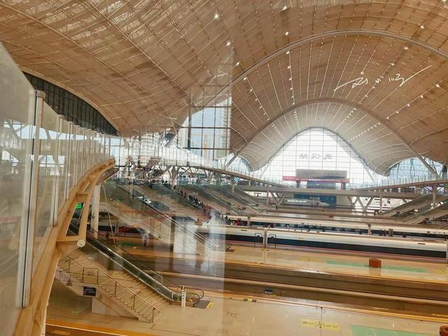 武汉常常号称“大武汉”，那么，武汉的面积到底相当于几个北京？